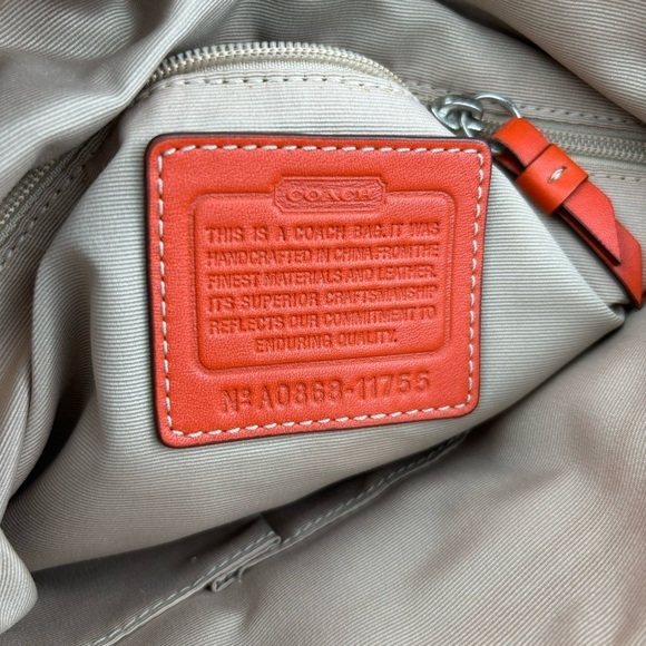 COACH VINTAGE HAMPTON HOBO HAWAIIAN STYLE HANDBAG - Picture 7 of 7